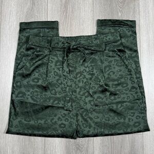 Francesca's Collections Mi Ami. Animal Print Satin Pants. Hunter Green. Med. NWT